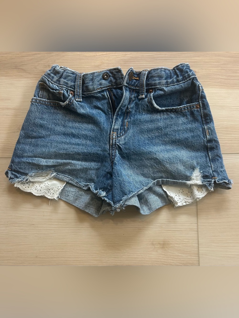 Old Navy girls denim shorts - size 8